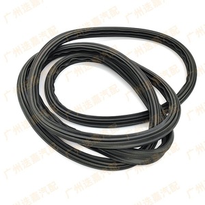 Toyota 67881-0R020 Junta de Sellado para Maletero, Tira de Sellado para RAV4 2009-2012, Negra, Pieza de Repuesto - Product Image 2