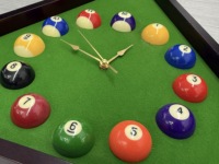 Horloge murale de billard 14 pouces, design triangle, avec cadre en bois massif, idéale pour salle de billard, salle de jeux, bar