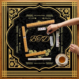 Elegante tapete de mahjong negro y dorado con diseño floral de lujo, perfecto para noches de juego con estilo y para coleccionistas. Tapete de mahjong personalizado. - Product Image 5
