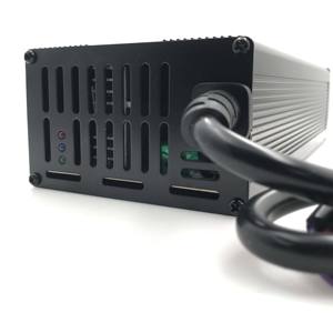 <span class=keywords><strong>Cargador</strong></span> de batería de reparación de pulso de <span class=keywords><strong>12V</strong></span> 20A al por mayor <span class=keywords><strong>9AH</strong></span> 12AH 20AH batería de motocicleta de ciclo profundo para batería de plomo ácido - Product Image 5