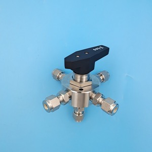 วาล์วบอลสแตนเลส X-tec 316 แบบห้าทาง ขนาด 3 มม. พร้อมข้อต่อแบบกด สำหรับควบคุมการไหลของแก๊สในห้องปฏิบัติการ - Product Image 3