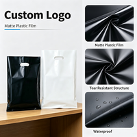 Sacs de courses en plastique noir mat avec poignée découpée et logo personnalisé pour accessoires de téléphonie mobile, emballage de détail d'électronique