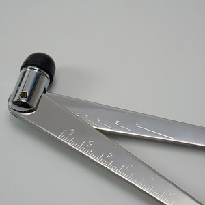 Marteau de réflexes diagnostique triple gradué en acier inoxydable Kinder pour le test des nerfs du genou et du coude - Product Image 1
