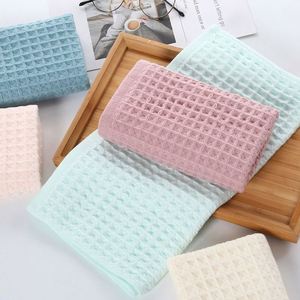 Serviette de bain et de visage en coton gaufré 100 % coton, best-seller, 10 couleurs unies, séchage rapide, étiquette privée personnalisée - Product Image 4