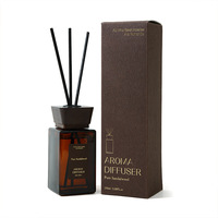 Maßgefertigte 150ml Farbige Mattierte Quadratische Reed-Diffusor-Flasche Neuer Stil Duftöl-Diffusor-Flasche mit Stäbchen und Box mit Holz