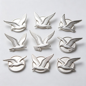 Spilla smaltata personalizzata a forma di gabbiano argentato che urla, ispirata a un uccello acquatico, divertente spilla da bavero/badge - Product Image 3
