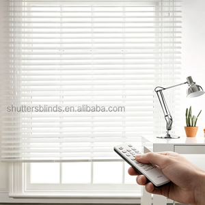 Persianas Venecianas Modernas de Imitación Madera, Motorizadas con Control Remoto, Persianas Interiores Impermeables de Plástico, Fáciles de Limpiar - Product Image 1