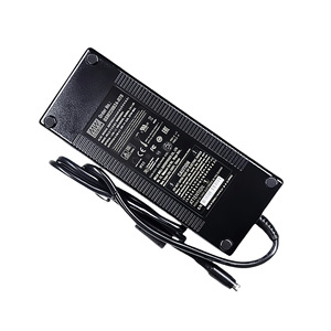 Adaptador de Corriente Mean Well 15V 1.8A Salida CC para Electrodomésticos y Dispositivos de TI - Product Image 1