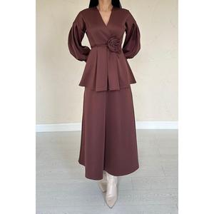 Elegante Conjunto de Traje Marrón para Mujer, Vestido Largo de Gasa con Mangas Largas, 100% Poliéster, Ropa Formal - Product Image 3