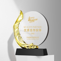 Trophée de sport personnalisé Trophée rond de musculation Médailles et trophées en acrylique Souvenir Fabrication de cristaux personnalisés Récompenses en verre