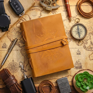 Carnet en cuir fait main avec carte du monde vintage, journal gaufré et pages à bords festonnés - Product Image 6