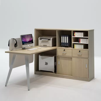 Poste de travail modulaire moderne pour 4 personnes, bureau en cubicle avec cadre en bois, rangement et cloison flexible réglable en hauteur