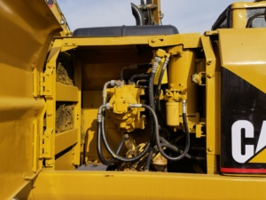 Excavadora Usada Caterpillar 320BL para Movimiento de Tierras con Motor Cummins, 20 Toneladas, Capacidad de Cucharón de 1.7m - Product Image 3