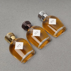 Flacon de <span class=keywords><strong>parfum</strong></span> vide en verre de 50 ml, base épaisse de luxe, col serti, bouchon texturé en corde, pulvérisateur à pompe sérigraphié - Product Image 5