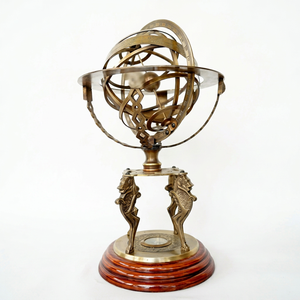 Globe terrestre antique en laiton avec base armillaire et boussole, décoration d'intérieur - Product Image 1