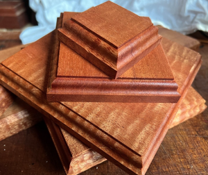 Bases et supports de mannequin en acajou massif - Product Image 3