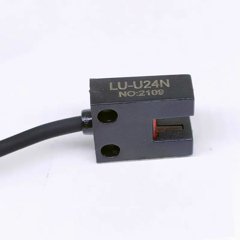 LU-U24P PNP cảm biến quang điện đo 5 mét quang điện di động Khe cắm cảm biến nhà máy giá