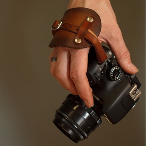 Super septiembre nueva llegada alta calidad ajustable cuero DSLR <span class=keywords><strong>correa</strong></span> de muñeca Universal Cámara foto Accesorios - Product Image 3
