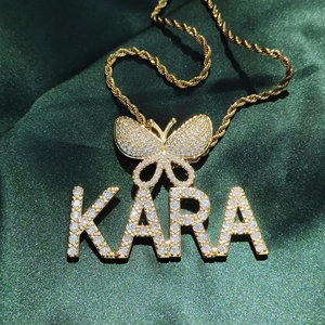 Collier nom personnalisé pour femme avec <span class=keywords><strong>lunette</strong></span> <span class=keywords><strong>papillon</strong></span> personnalisé zircon cubique glacé plaqué or Hip-Hop bijoux de mode - Product Image 1