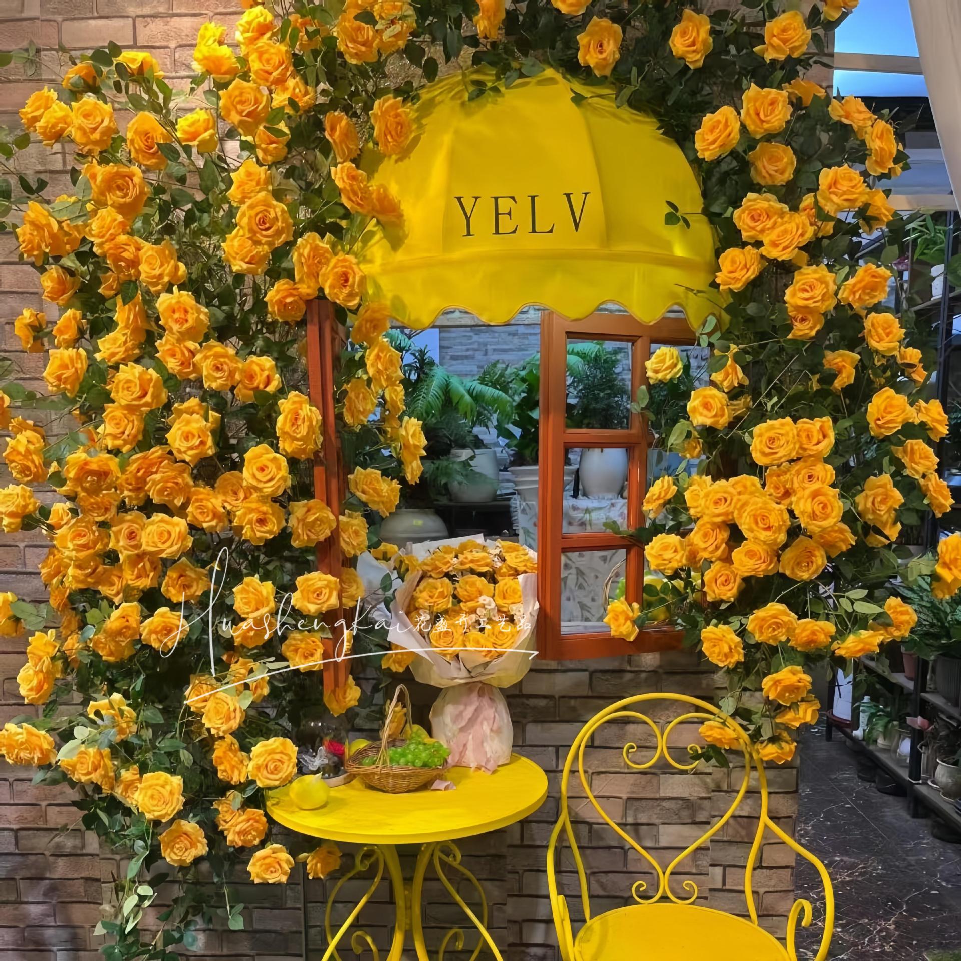 Grande fleur - jaune vif, 30 cm de diamètre