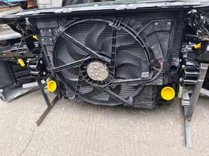 Para <span class=keywords><strong>4</strong></span> Series G26 Recortes de parachoques delantero Luces antiniebla Clips verdes Ajuste universal Remanufacturado - Product Image 5