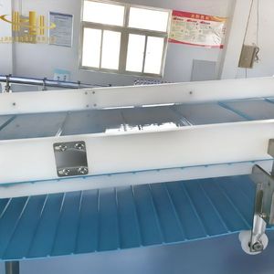 Convoyeur <span class=keywords><strong>à</strong></span> bande en PVC texturé de qualité alimentaire pour l'élévation contrôlée des produits en gradient pour le remplissage de boissons <span class=keywords><strong>à</strong></span> grande vitesse et l'emballage en cartons - Product Image 4