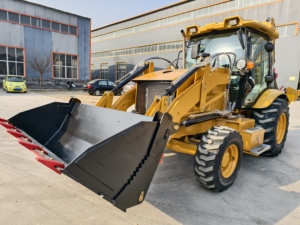 HOT 4 roues motrices multi-usages 6 tonnes tout-terrain chargeuse-pelleteuse avec moteur et moteur 70KW à vendre - Product Image 4