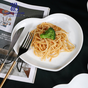 Ustensiles de maison personnalisés chine articles ménagers opale <span class=keywords><strong>verre</strong></span> cœur tasse à thé avec soucoupe ensemble tasse <span class=keywords><strong>plateau</strong></span>/vente en gros tasses à thé soucoupes - Product Image 4