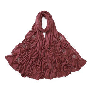 ผ้าคลุมศีรษะฮิญาบแบบเจอร์ซีย์ผ้าฝ้ายยืดหยุ่นคุณภาพสูงประดับเพชร รุ่นใหม่ล่าสุด ปี 2023 สำหรับชาวมุสลิม พร้อมคริสตัล - Product Image 6