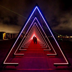 Interaktives RGB DMX 512 Steuerungssystem, Dekorativer 3D-Tunnel und Motiv-Lichtbogen als Weihnachtsbeleuchtung aus Edelstahl - Product Image 1