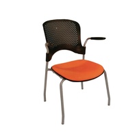Chaise de conférence et de formation contemporaine au design moderne, en plastique, métal et fer, pivotante, pour bureau de direction