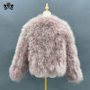 スタイリッシュな女性の本物のトルコの羽のコートファッショナブルな女性のピンクのトルコのジャケット - Product Image 2