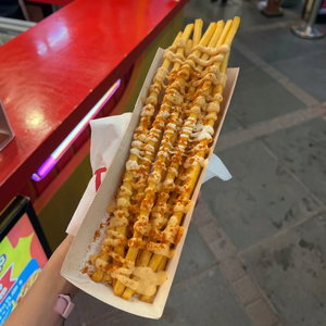 Caja de Papel Ecológica Desechable para Papas Fritas, Contenedor Grande Personalizado para Comida Asiática, Caja para Llevar Papas Fritas con Queso - Product Image 2