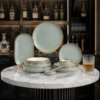 Service de table en porcelaine céramique de luxe violet nordique avec bordure dorée, peint à la main, durable, pour hôtels, comprenant