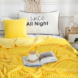 環境にやさしい100% ポリエステルフランネルフェイクファーブランケット単層ストライプミルキー生地滑らかに折りたたまれたカラフルなホテル - Product Image 6