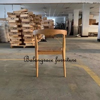 Vente chaude Rétro Design Confortable En Bois Massif Naturel Salon Mariage Événement Fête À Manger Chaises