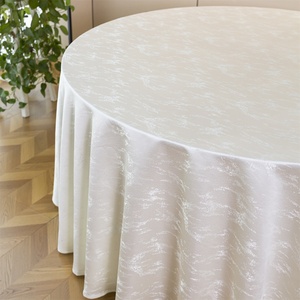 Nappe Rectangulaire Jacquard 8 pieds Qualité Hôtelière Bourgogne en Polyester Écologique Imperméable pour Mariages et Fêtes - Product Image 1