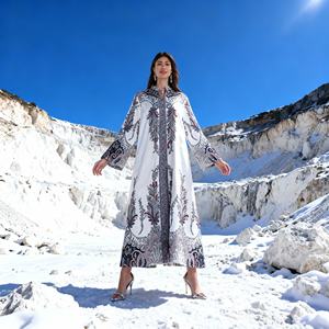 Robe Abaya élégante en polyester avec strass thermocollants de luxe pour femmes musulmanes, vente en gros personnalisée - Product Image 1