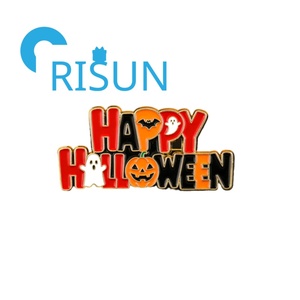<span class=keywords><strong>เข็มกลัด</strong></span>เคลือบลายการ์ตูนฮาโลวีนน่ารักๆ <span class=keywords><strong>ขาย</strong></span>ส่ง ลายฟักทองยิ้ม ผี แมวน่ารัก หมวกแม่มด ของตกแต่งเสื้อผ้า - Product Image 3