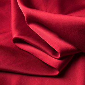 <span class=keywords><strong>Pigiama</strong></span> Traspirante con Logo Frontale e Scollo a V per Coppie di Sposi, Set Estivo in Raso Rosso per <span class=keywords><strong>Uomo</strong></span> e Donna - Product Image 4