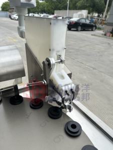 Máquina de llenado y tapado de maquillaje de lápiz labial para rímel de brillo de labios semiautomática, para equipos de producción de cosméticos, - Product Image 2