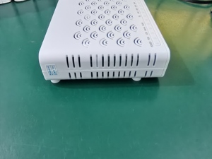 Meilleur prix pour routeur <span class=keywords><strong>modem</strong></span> ONU XPON d'occasion F460 V6.0 Epon 1GE+3FE+USB+Voix+WiFi pour équipement de fibre optique - Product Image 3