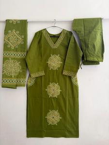 Conjunto de Salwar Kameez de Algodón Verde, Kurti Bordado con Dupatta, Ropa Étnica Tradicional para Mujer, Estilo Moderno, Largo Regular, para Fiestas de Verano - Product Image 1