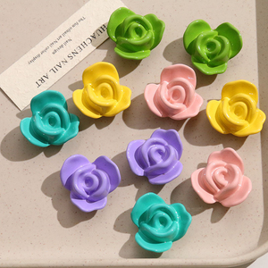 Delicato ciondolo a forma di fiore a petali colorati da 26 mm, <span class=keywords><strong>margherita</strong></span> rosa, con retro piatto, in resina fatta a mano, per <span class=keywords><strong>orecchini</strong></span> e fermagli per capelli fai da te - Product Image 2