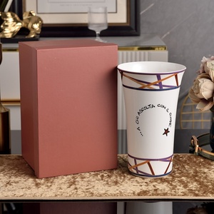 Vase en céramique de style européen américain de luxe, écologique et moderne pour la décoration de meubles - Product Image 4