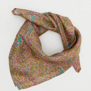 ผ้าโพกหัวซาตินสำหรับผู้หญิงดีไซน์เรียบหรูผ้าโพกหัวพิมพ์ลายผ้าคลุมไหล่ผ้าไหมวินเทจทรงสี่เหลี่ยมผืนใหญ่สำหรับผู้หญิง - Product Image 3