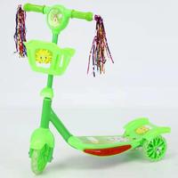 Trottinette électrique pour enfants de 1 à 8 ans, tricycle pliable trois-en-un avec musique, construction en plastique pour garçons et filles