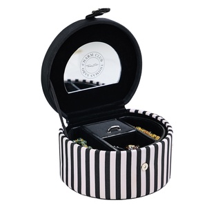 Estuche redondo para joyas con rayas blancas y negras, estuche de joyería de doble capa con espejo, caja para joyas. - Product Image 1