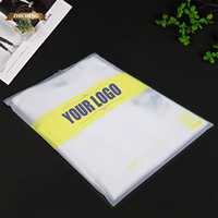 Sacs en plastique biodégradables en amidon de maïs recyclable GRS, personnalisés, givrés, en CPE, avec fermeture éclair auto-adhésive, pour emballer des t-shirts, des chaussures, des vêtements