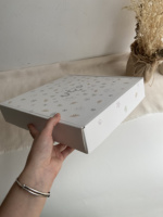 Boîtes d'emballage en carton ondulé personnalisées avec logo en feuille d'argent, pelliculage mat et ondulation E pour l'emballage de vêtements et de cadeaux